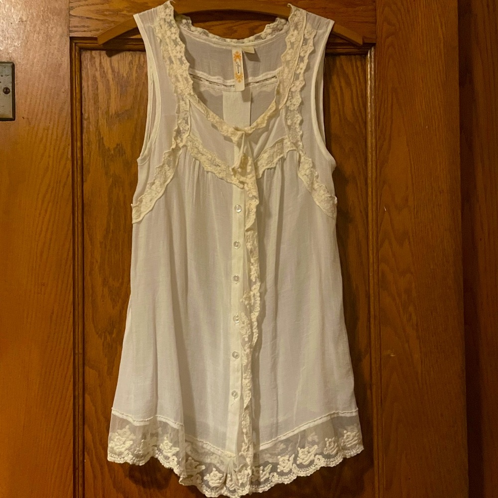 Sleeveless sheer lace button up victorian style blouse